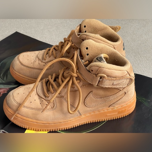 Nike Force 1 Mid Kids Unisex In Wheat Suede Gum Soles Size 3Y ( EUR 35) - Picture 6 of 14